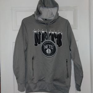NBA Brooklyn Nets Graphic Pullover Hoodie With Zipper Pockets Size M